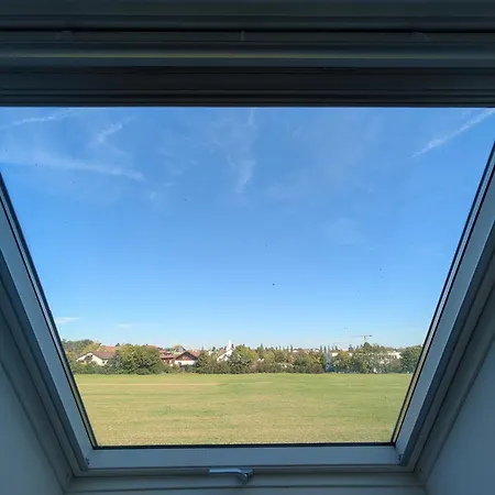Sonniges Dachgeschoss Am Muenchner Stadtrand *