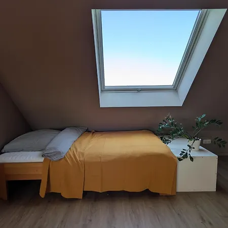 Apartament Sonniges Dachgeschoss Am Muenchner Stadtrand